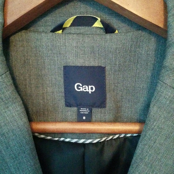 Gap 98% Wool Blazer, Size 8 - Picture 4 of 9